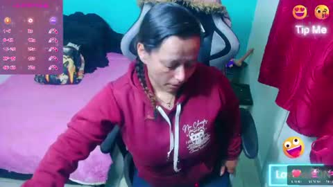 Snapshot of diana_lozano chatting on July 1, 2026, 9:33 am Diana Lozano online show from July 1, 2026, 9:33 am