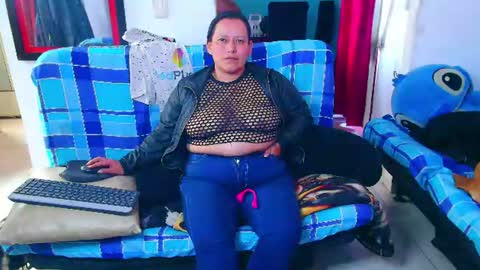 Snapshot of diana_lozano chatting on July 17, 2026, 12:45 pm Diana Lozano online show from July 17, 2026, 12:45 pm