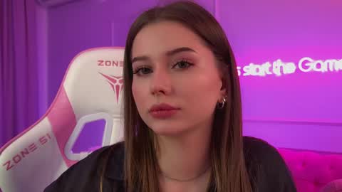 Snapshot of dianabecker chatting on June 1, 2026, 6:09 pm Diana online show from June 1, 2026, 6:09 pm