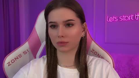 Snapshot of dianabecker chatting on July 4, 2026, 6:41 am Diana online show from July 4, 2026, 6:41 am