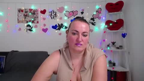 Snapshot of dianamgg chatting on March 6, 2025, 4:17 pm Diana online show from March 6, 2025, 4:17 pm