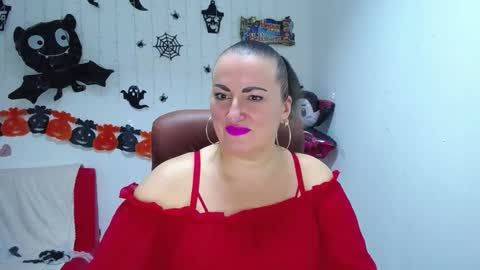 Snapshot of dianamgg chatting on November 4, 2025, 6:23 am Diana online show from November 4, 2025, 6:23 am