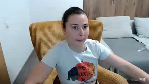 dianasmiey7 online show from May 27, 2026, 9:39 am