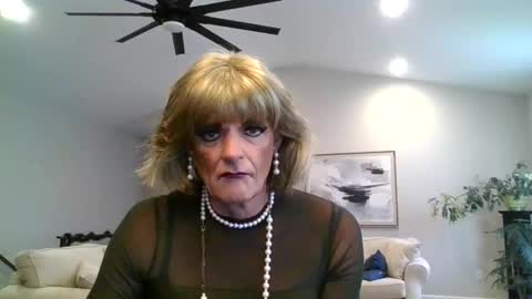 dianeheels online show from January 8, 2025, 5:37 pm