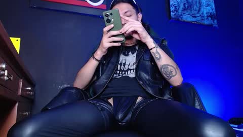 Snapshot of dicaprioo_ chatting on February 16, 2026, 3:24 am DICAPRIO online show from February 16, 2026, 3:24 am