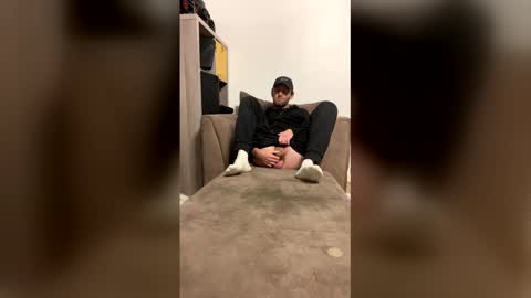 dickparceldick online show from April 9, 2026, 7:08 pm