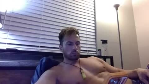 Snapshot of diegodavids chatting on August 3, 2026, 4:00 am diegodavids online show from August 3, 2026, 4:00 am