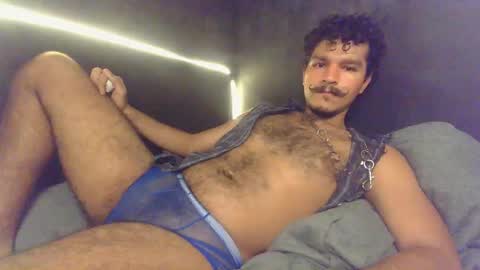 diemond_latinx98 online show from February 20, 2026, 10:38 am