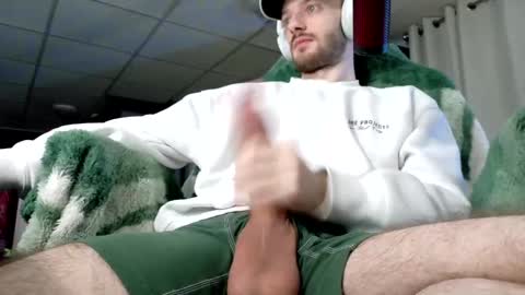 digbicknik online show from September 22, 2025, 2:35 am