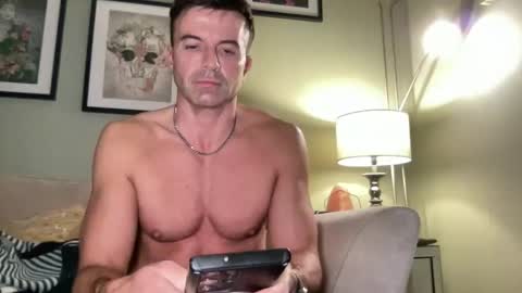 Snapshot of dillonwilde chatting on October 9, 2025, 8:07 pm Dillon online show from October 9, 2025, 8:07 pm