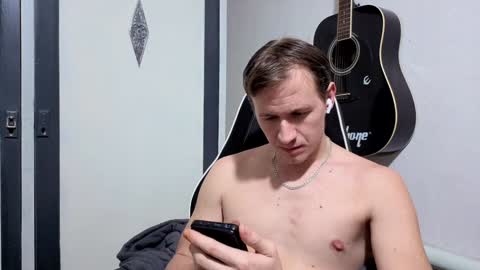 Snapshot of dimastyzzz chatting on February 5, 2025, 10:22 pm Dimetriusen online show from February 5, 2025, 10:22 pm