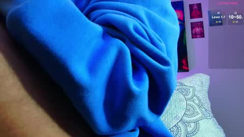 Julian Independent Model online show from April 17, 2026, 12:57 am