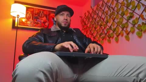 Snapshot of dimitri_master chatting on November 30, 2025, 10:03 pm Angel Dimitri online show from November 30, 2025, 10:03 pm