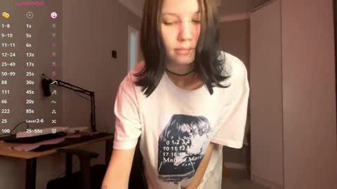 Snapshot of dinakonno chatting on April 13, 2026, 8:09 am Amelia online show from April 13, 2026, 8:09 am