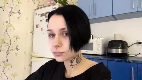 Snapshot of dinorahdamoro chatting on October 25, 2025, 8:14 pm Cate online show from October 25, 2025, 8:14 pm