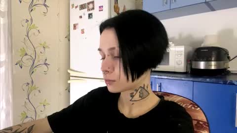 Snapshot of dinorahdamoro chatting on October 28, 2025, 8:22 pm Cate online show from October 28, 2025, 8:22 pm