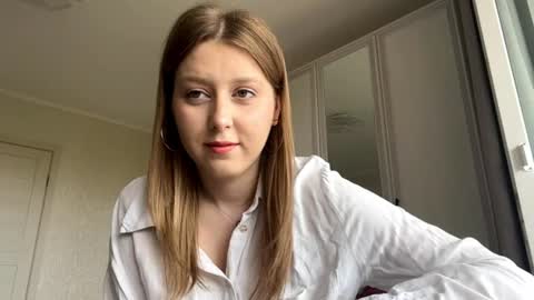 Niia online show from June 26, 2026, 9:25 am