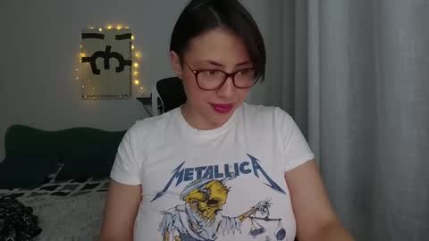 Snapshot of diosa_cadenas chatting on December 30, 2024, 12:32 am Anglica A online show from December 30, 2024, 12:32 am