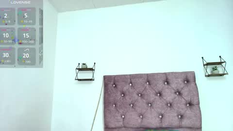 Cristal Independent model online show from April 8, 2026, 11:37 pm