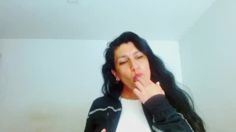 diosa_gil online show from April 9, 2026, 2:44 am