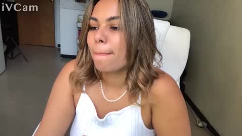 Snapshot of diosadeluniverso_ chatting on October 29, 2025, 9:27 pm diosadeluniverso_ online show from October 29, 2025, 9:27 pm