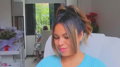 diosadeluniverso_ online show from February 2, 2026, 12:59 pm