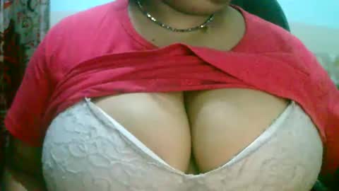 dipa2345 online show from October 6, 2025, 9:56 pm