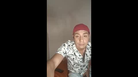 dirgovergacaliente online show from April 3, 2026, 7:01 pm