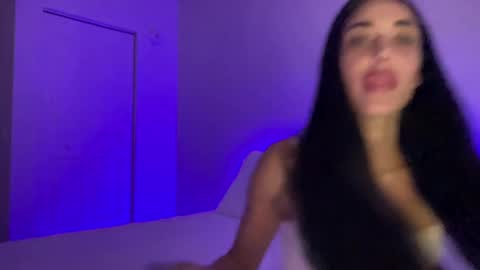 Diriany Isabel online show from November 5, 2025, 10:32 pm