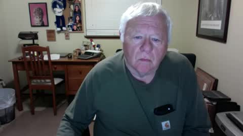 dirtrider195080438 online show from June 7, 2026, 5:11 am