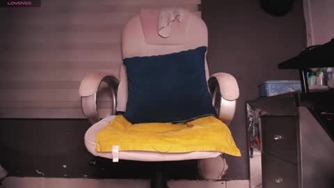 dirty_27cms online show from October 31, 2025, 11:44 am