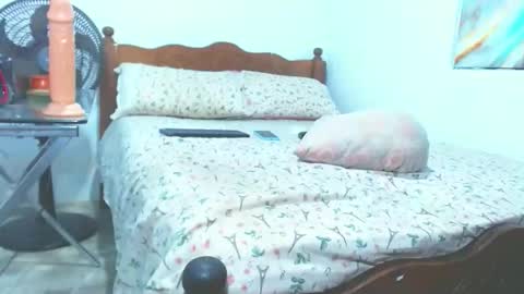 dirty_culona online show from April 20, 2026, 10:11 pm