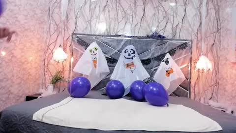 Snapshot of dirty_miia chatting on October 31, 2025, 11:44 am MIA online show from October 31, 2025, 11:44 am