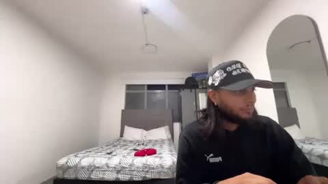 Snapshot of dirtybivessecret chatting on January 6, 2026, 4:05 am dirtybivessecret online show from January 6, 2026, 4:05 am