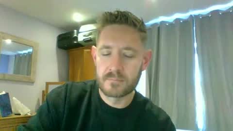 Snapshot of dirtylondon729 chatting on October 6, 2025, 9:40 am Exhibitionist Ben online show from October 6, 2025, 9:40 am