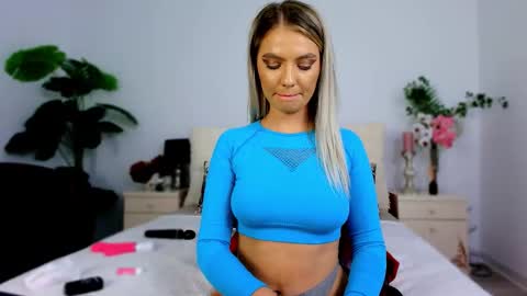 Snapshot of dirtystudentgirl chatting on October 1, 2025, 9:04 am Chloe online show from October 1, 2025, 9:04 am