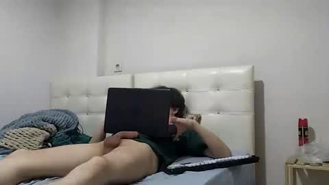 Snapshot of dirtywhiteguy376695 chatting on October 15, 2025, 12:11 am dirtywhiteguy376695 online show from October 15, 2025, 12:11 am