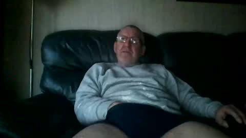 Snapshot of discovery63 chatting on December 17, 2024, 3:28 pm discovery63 online show from December 17, 2024, 3:28 pm