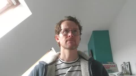 Snapshot of discovery_99 chatting on November 4, 2025, 2:05 pm discovery_99 online show from November 4, 2025, 2:05 pm