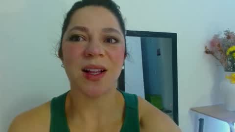 Snapshot of disneey2888 chatting on January 11, 2026, 2:05 am disneey2888 online show from January 11, 2026, 2:05 am