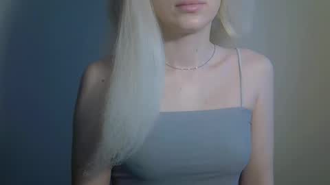 Snapshot of ditamilton chatting on November 6, 2025, 9:21 am DitaMilton online show from November 6, 2025, 9:21 am