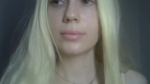 DitaReVirax online show from April 3, 2026, 12:03 pm