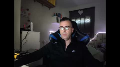 Snapshot of ditos_c chatting on February 18, 2026, 8:32 am ditos_c online show from February 18, 2026, 8:32 am