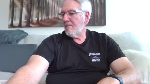 divadsialb online show from March 22, 2026, 6:44 pm