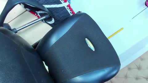 Snapshot of divaxxx4 chatting on February 19, 2025, 12:00 pm divaxxx4 online show from February 19, 2025, 12:00 pm