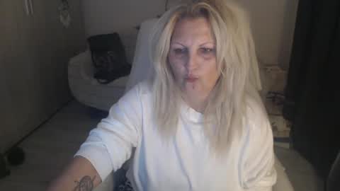 Alexxa online show from April 8, 2026, 10:21 pm