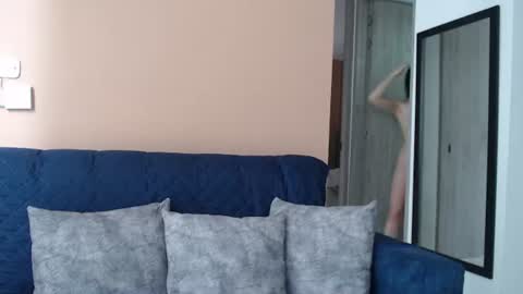 Snapshot of divineisis chatting on July 1, 2026, 12:51 pm Hera online show from July 1, 2026, 12:51 pm