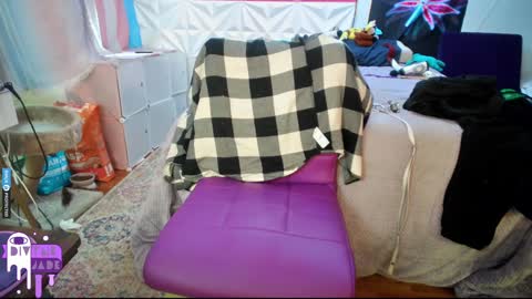 Jade Divyne online show from December 11, 2024, 6:42 pm