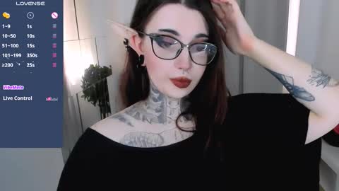 Snapshot of dixipixi_ chatting on September 11, 2025, 6:24 am dixipixi_ online show from September 11, 2025, 6:24 am