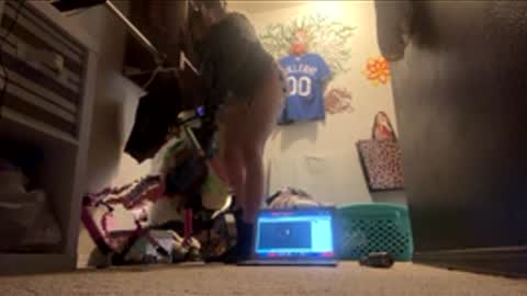 Snapshot of dixnpuc chatting on April 15, 2026, 3:52 pm dixnpuc online show from April 15, 2026, 3:52 pm